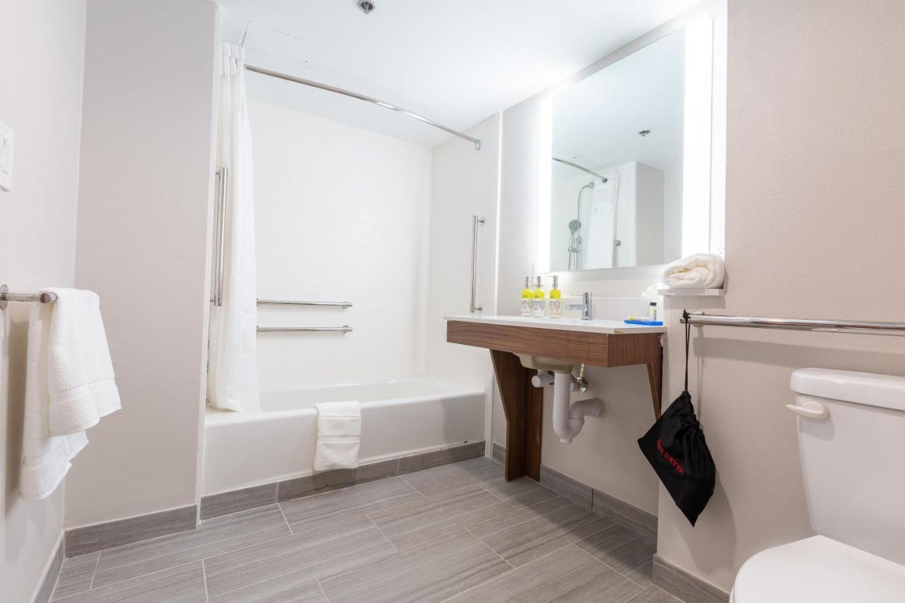 Holiday Inn Express & Suites Arlington North - Stadium Area By Ihg Eksteriør billede