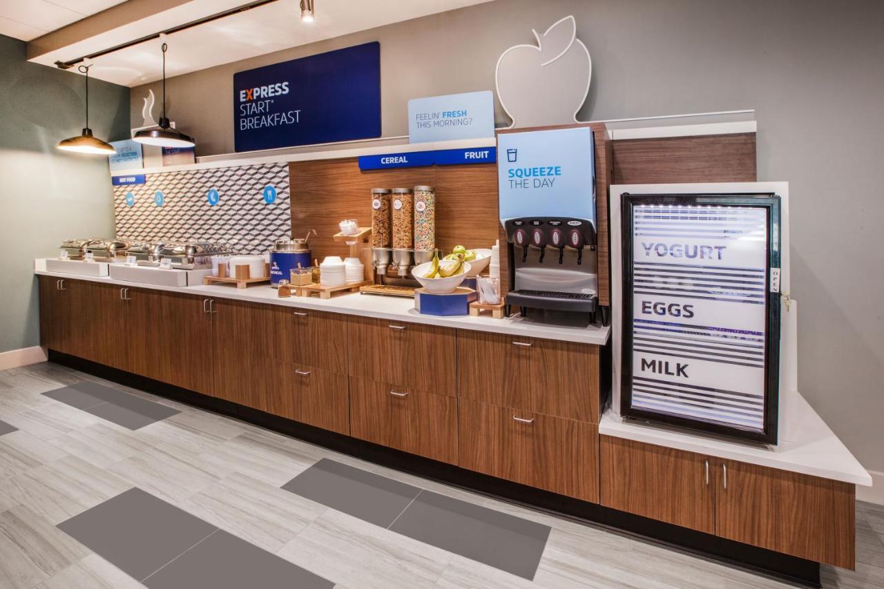 Holiday Inn Express & Suites Arlington North - Stadium Area By Ihg Eksteriør billede